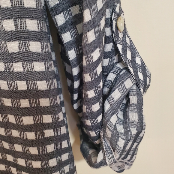 Ruby Rd. Blue and White Patterned Blouse - Picture 5 of 5